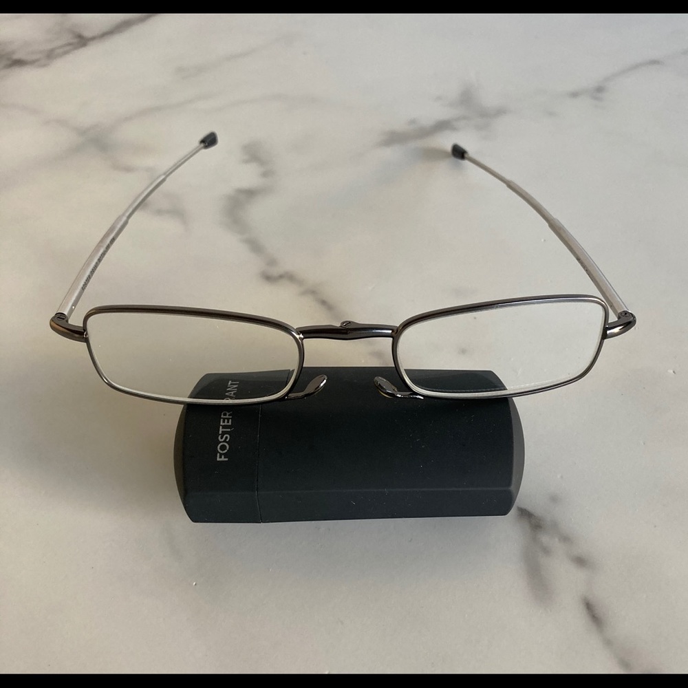Gideon Black folding Foster Grant micro-reader